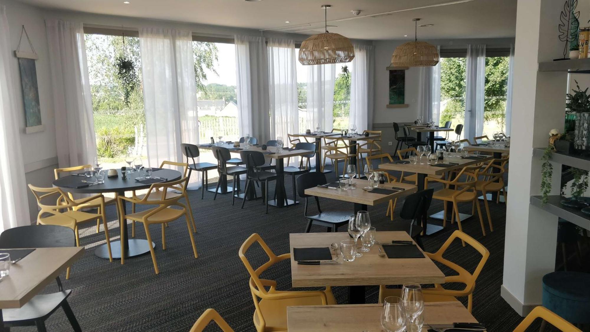 Brit Hotel Au Pays De Vitre Etrelles Экстерьер фото