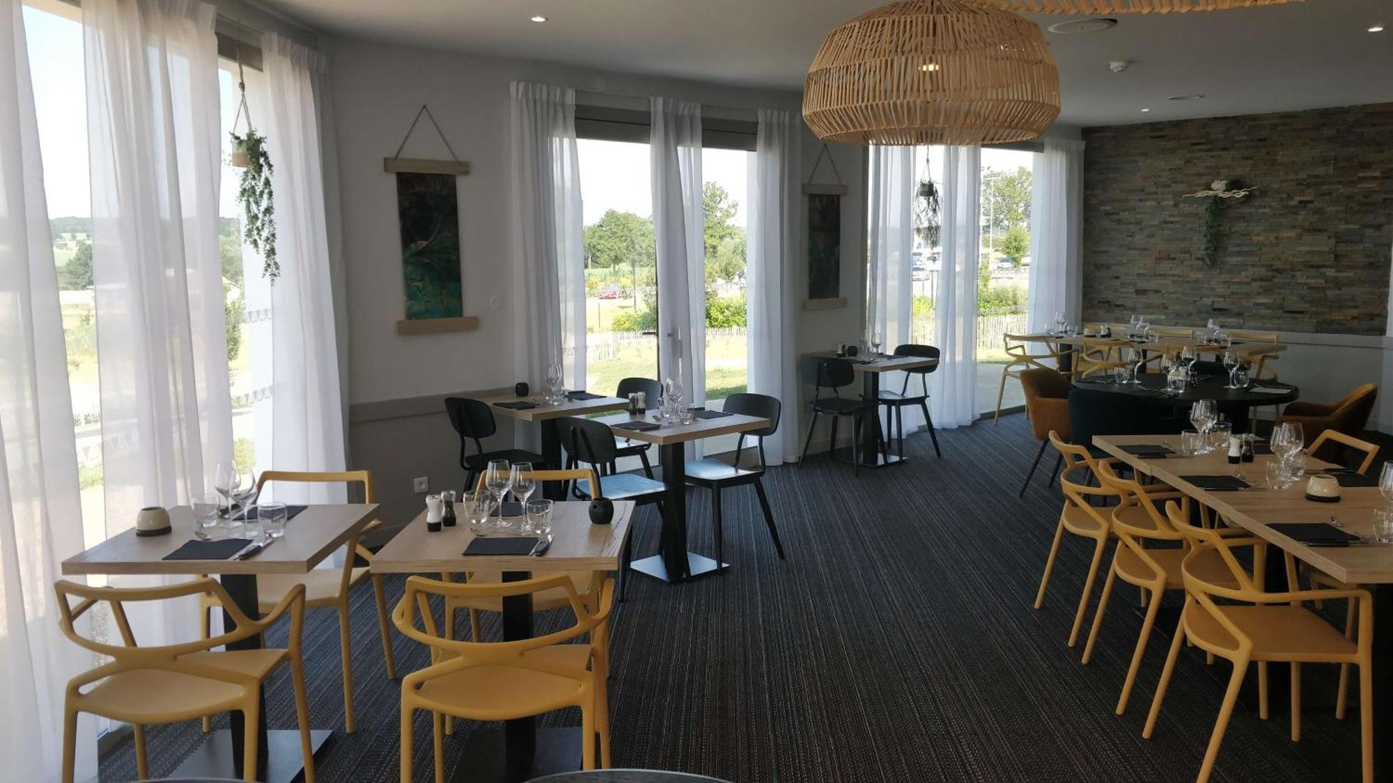 Brit Hotel Au Pays De Vitre Etrelles Экстерьер фото